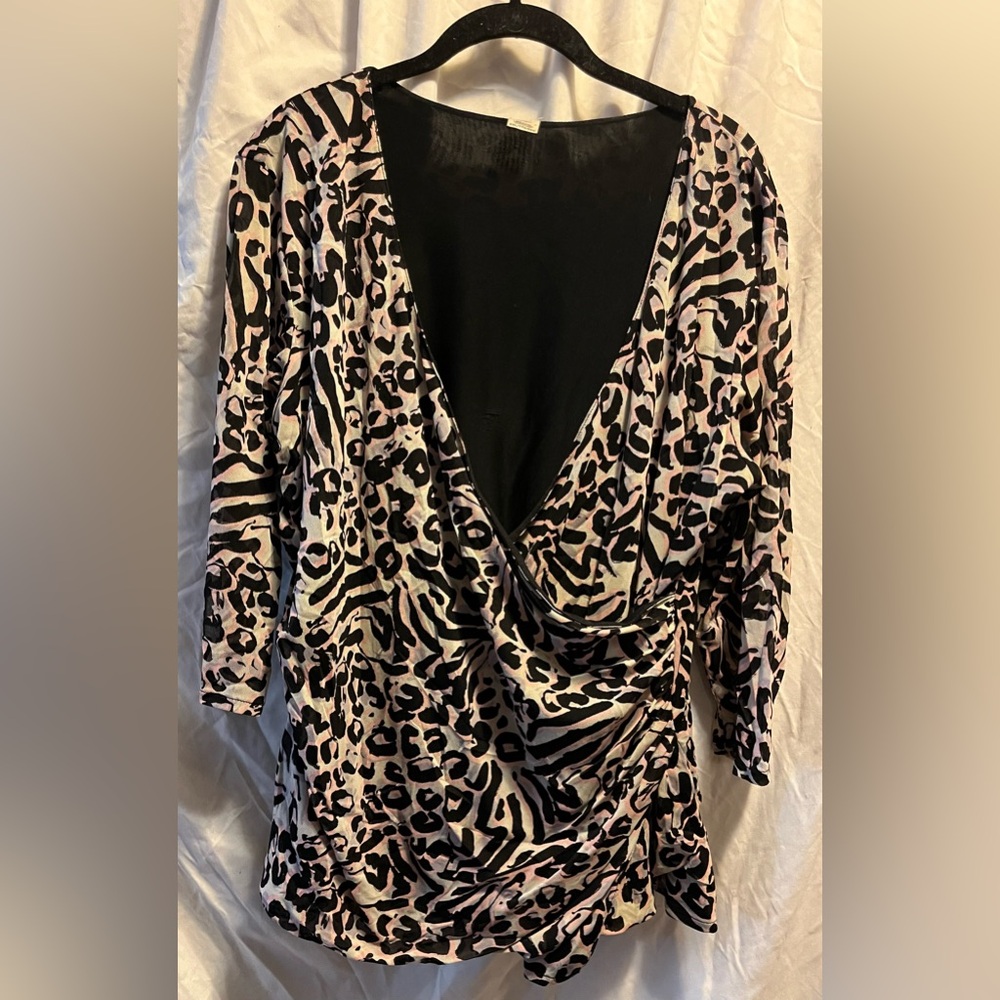 Jockey Person to Person faux wrap animal print top size Xxl